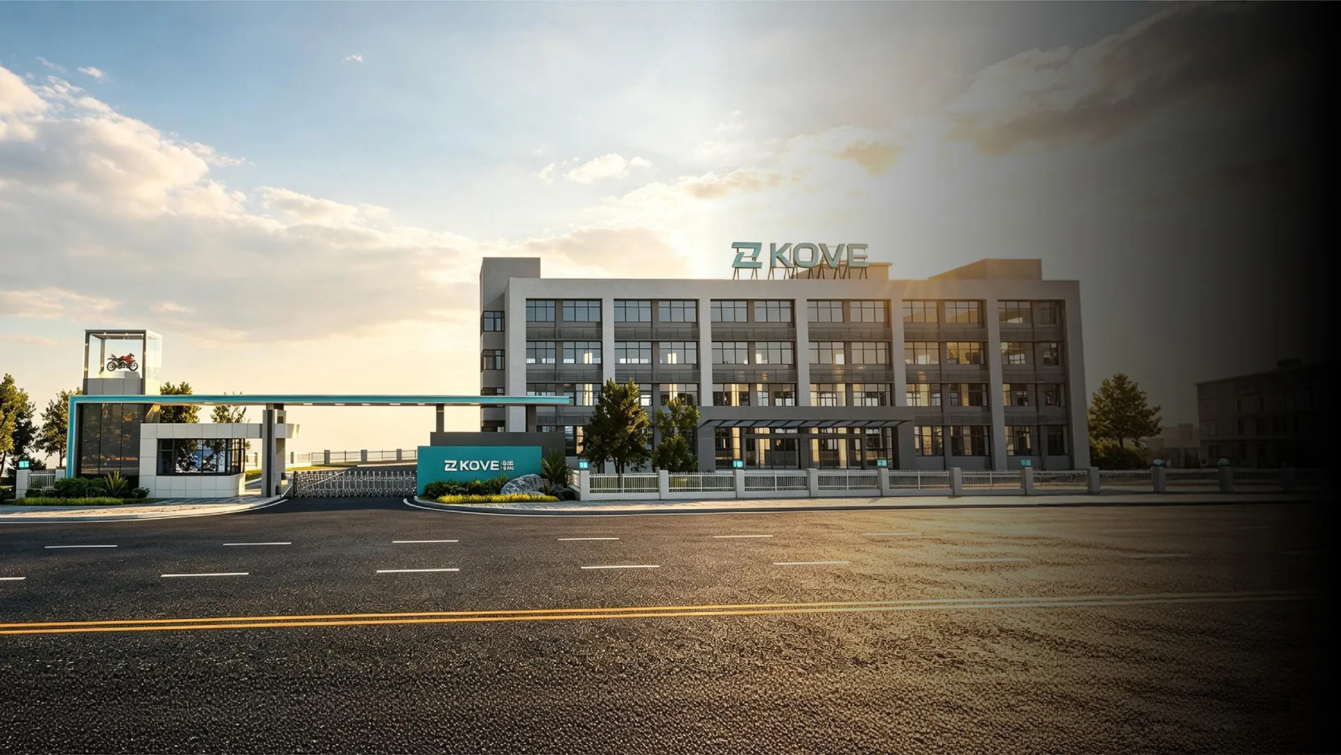 Sede de KOVE: edificio de oficinas con el logotipo KOVE en la cubierta, el acceso principal a la planta y una moto expuesta en una vitrina junto a la entrada